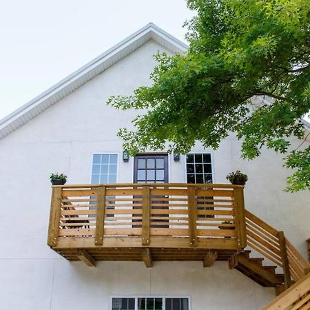 Park Carriage House Rest & Explore With Hollyhock Louisville Eksteriør billede